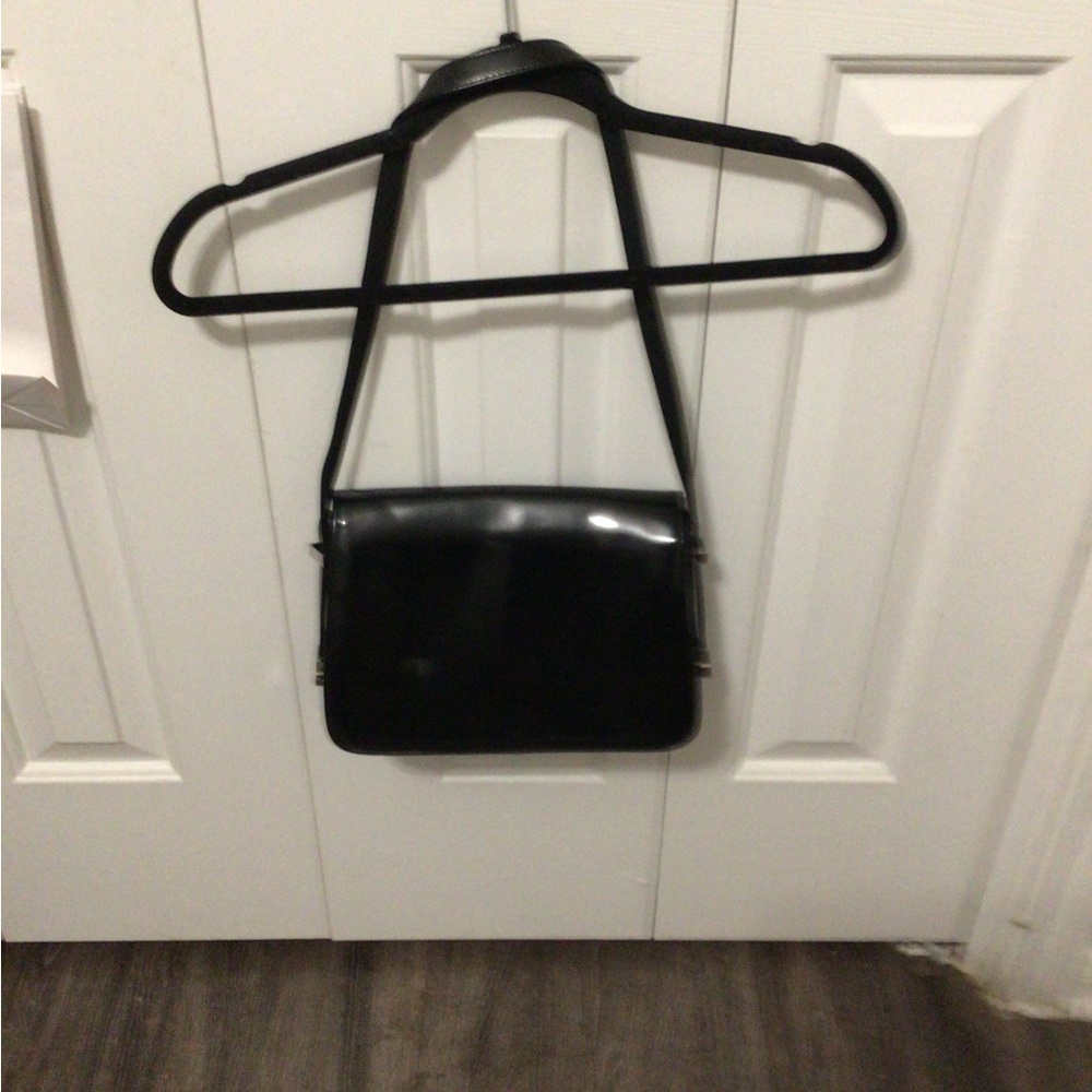Sleek Black Shoulder Bag